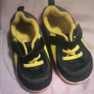 Vibrant Kids' Sneakers in Navy and Yellow